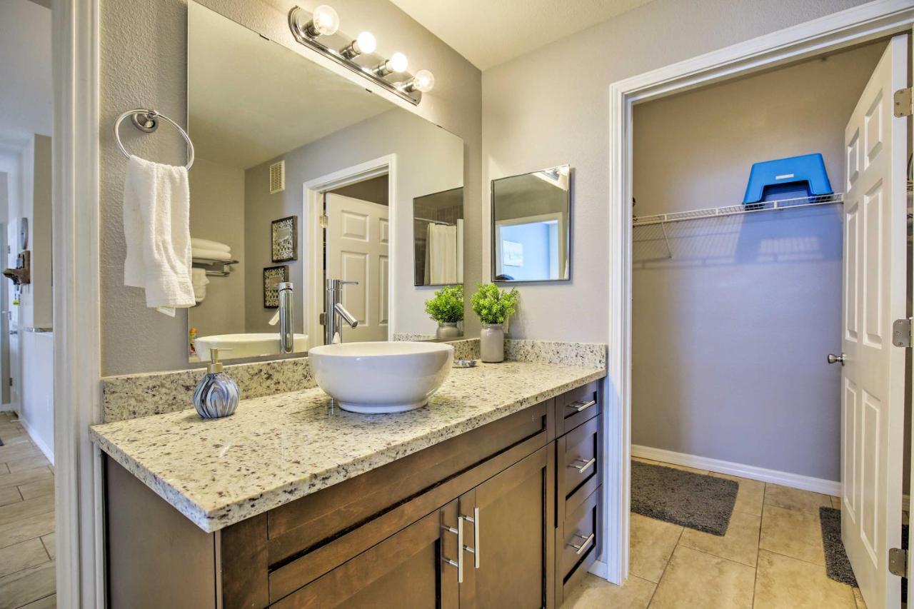 Modern Condo With Pool 4 Mi To Clearwater Beach! Dış mekan fotoğraf